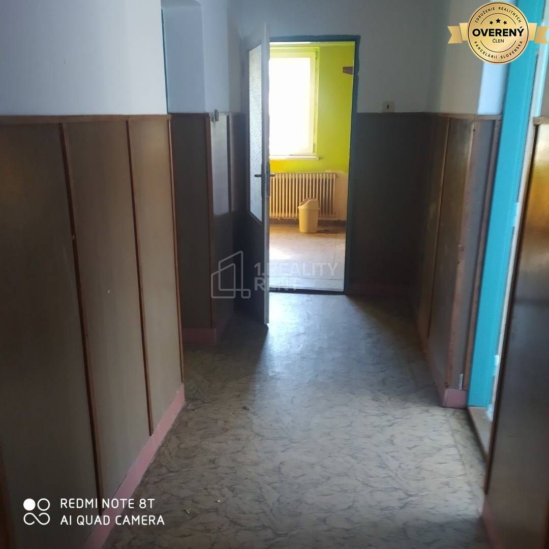 rodinný dom Svrčinovec-chodba