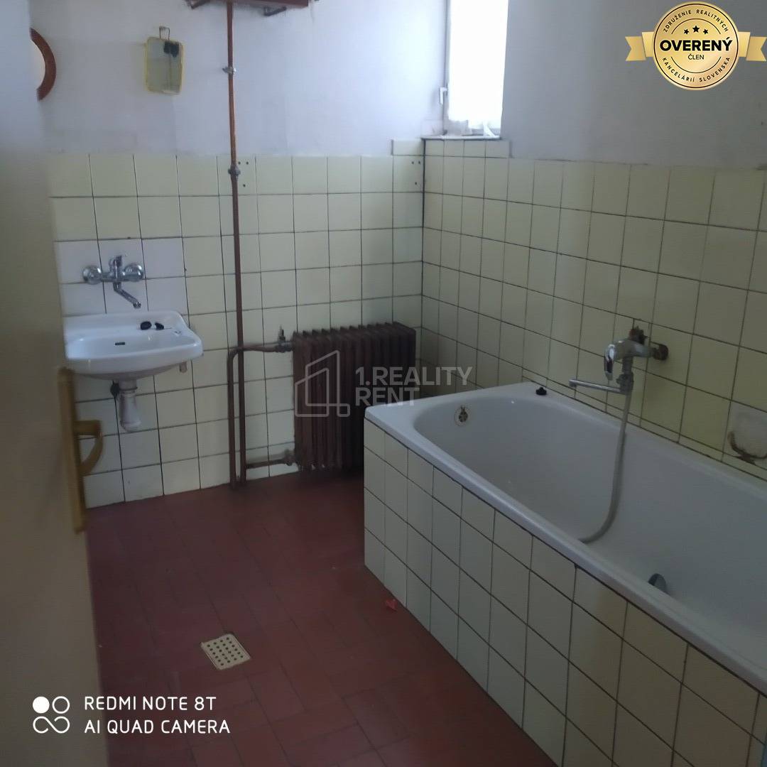 rodinný dom Svrčinovec- kúpeľňa