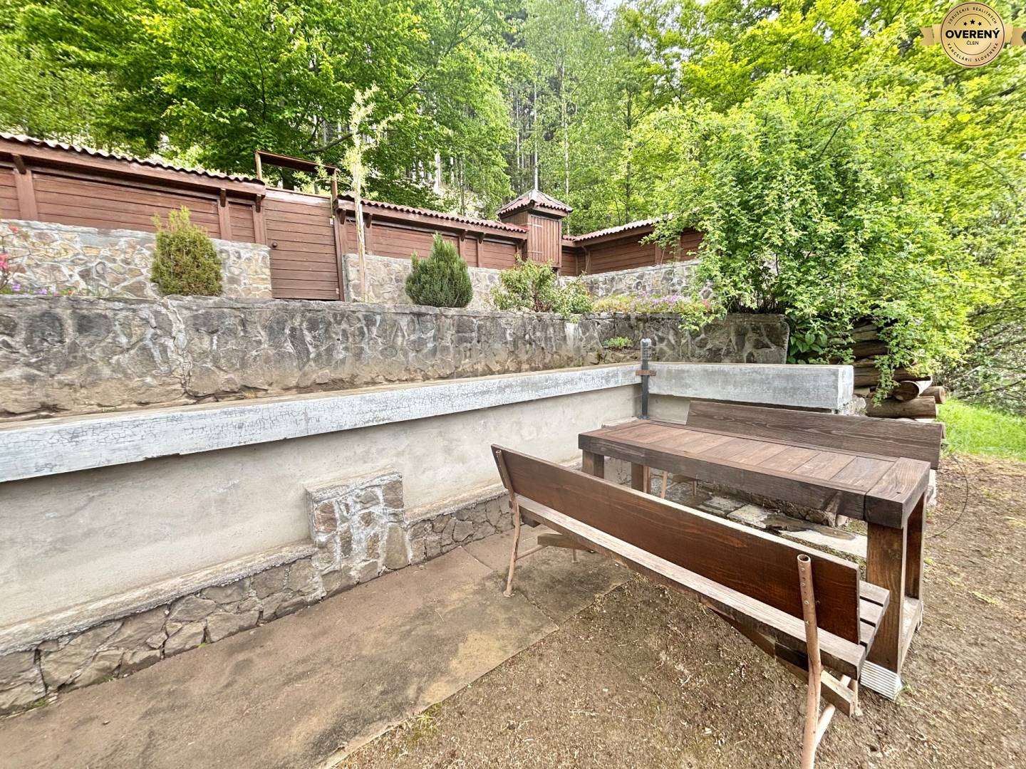 Rodinný dom pod lesom v Makove