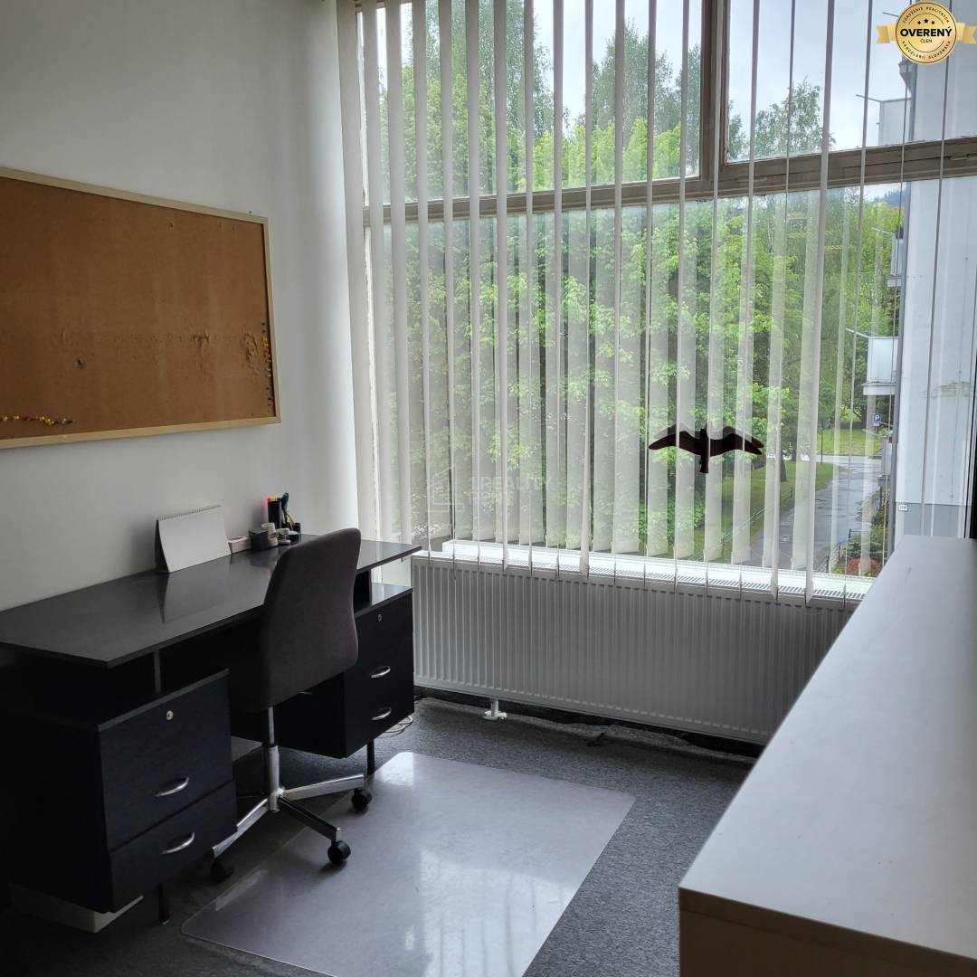 kancelárie 16 m2 alebo 8 m2 Čadca