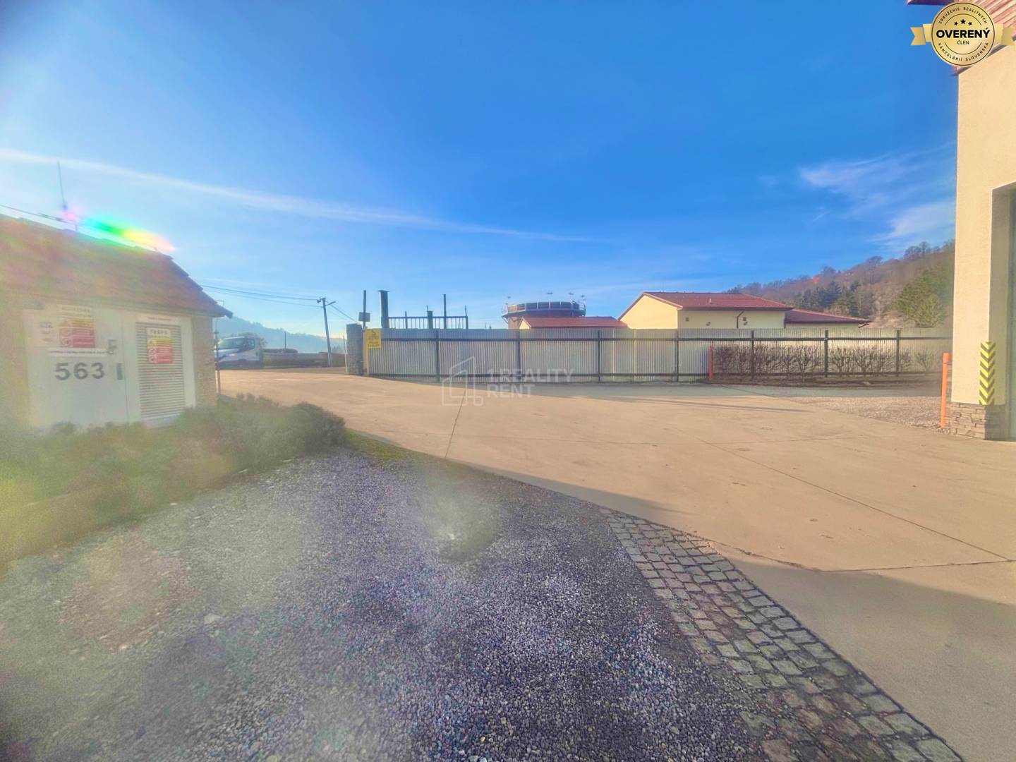 Podvysoká- obchodné a skladové priestory- vjazd