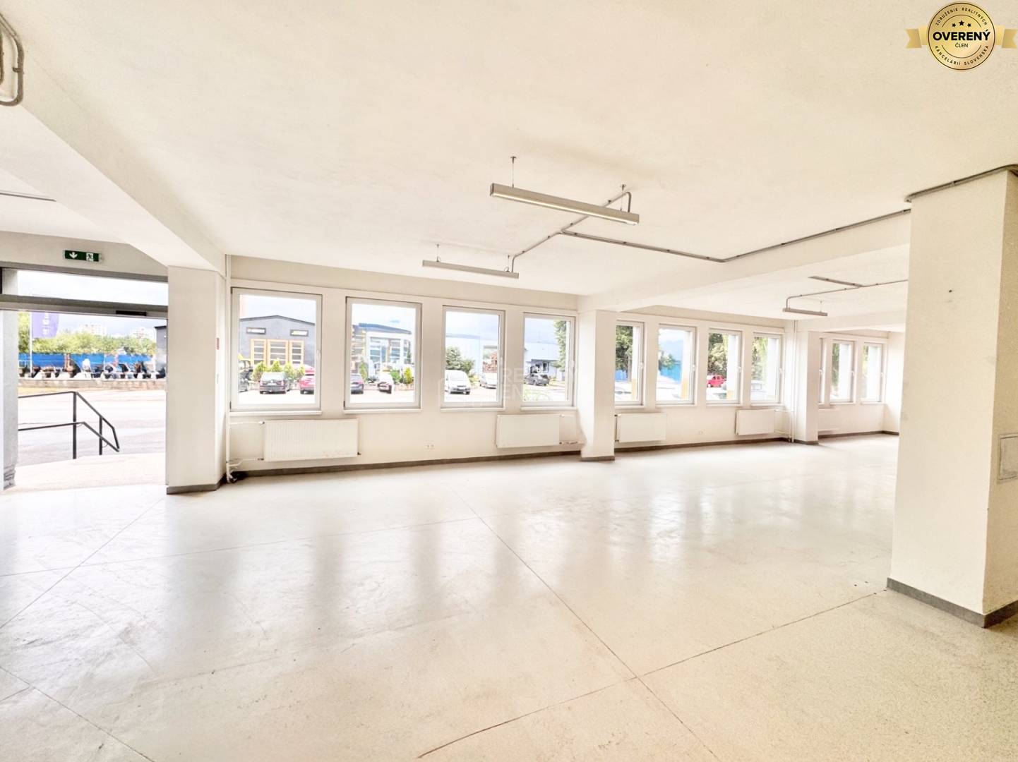 Obchodný priestor 256 m² Štrková