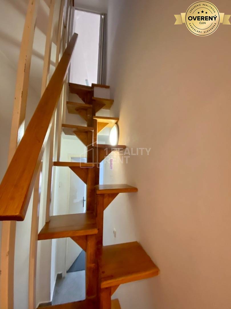 Obchodno kancelársky priestor 40 m² pešia zóna.