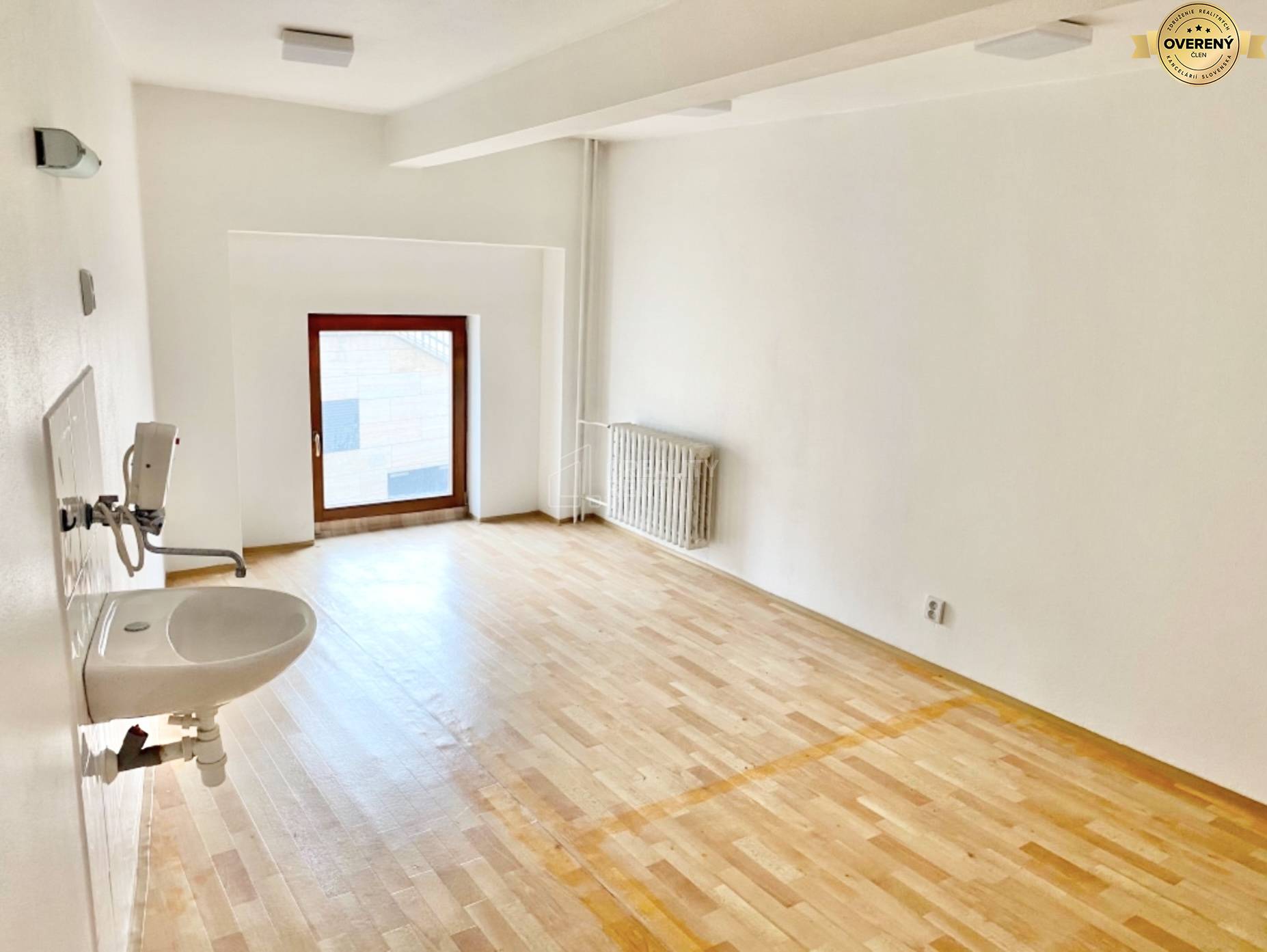 Obchodno kancelársky priestor 40 m² pešia zóna.