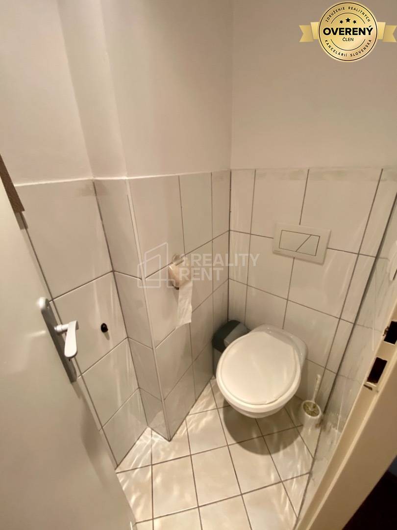 Obchodno kancelársky priestor 40 m² pešia zóna.