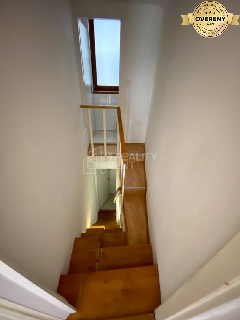 Obchodno kancelársky priestor 40 m² pešia zóna.