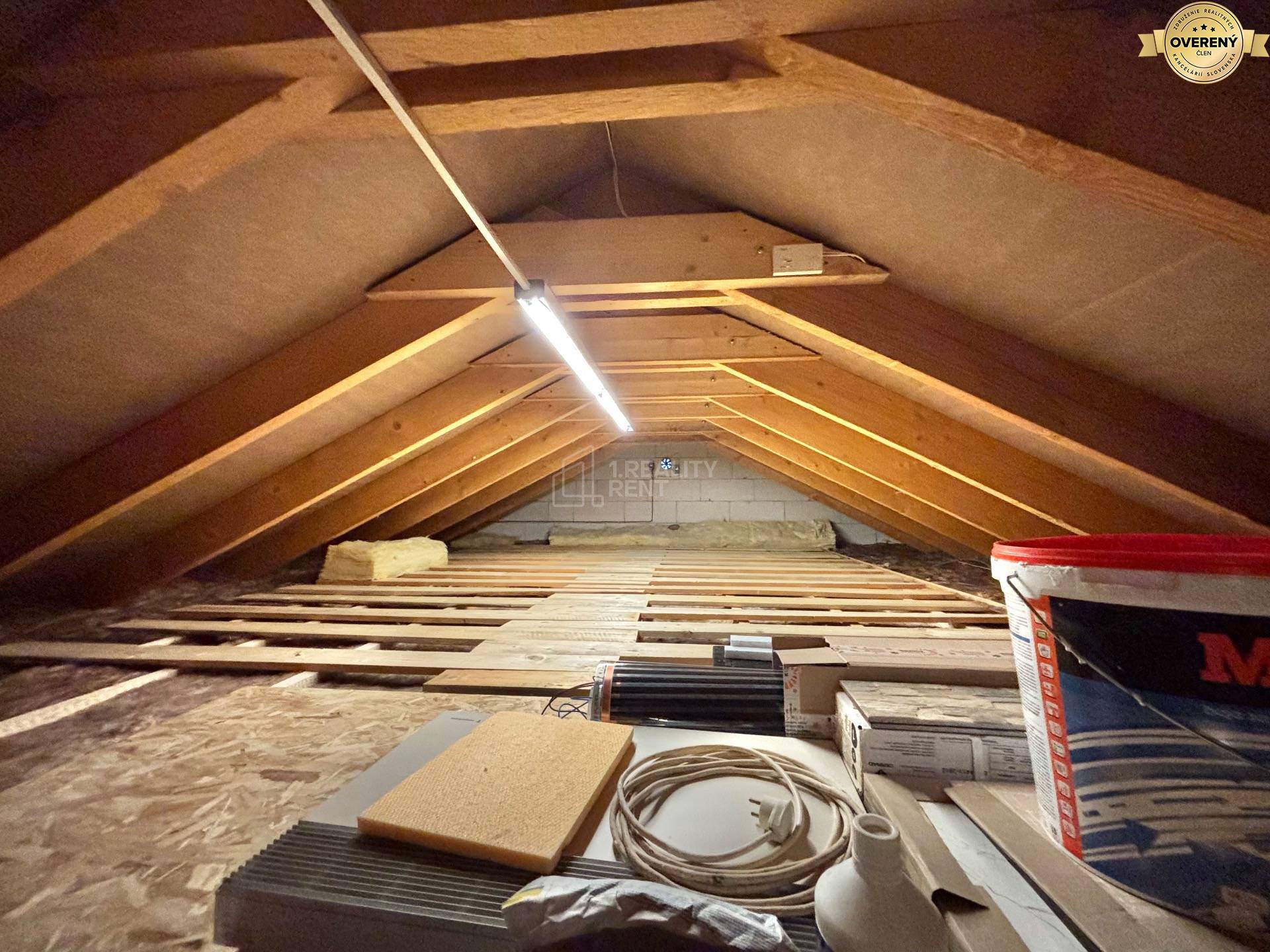 odkladacie podkrovie