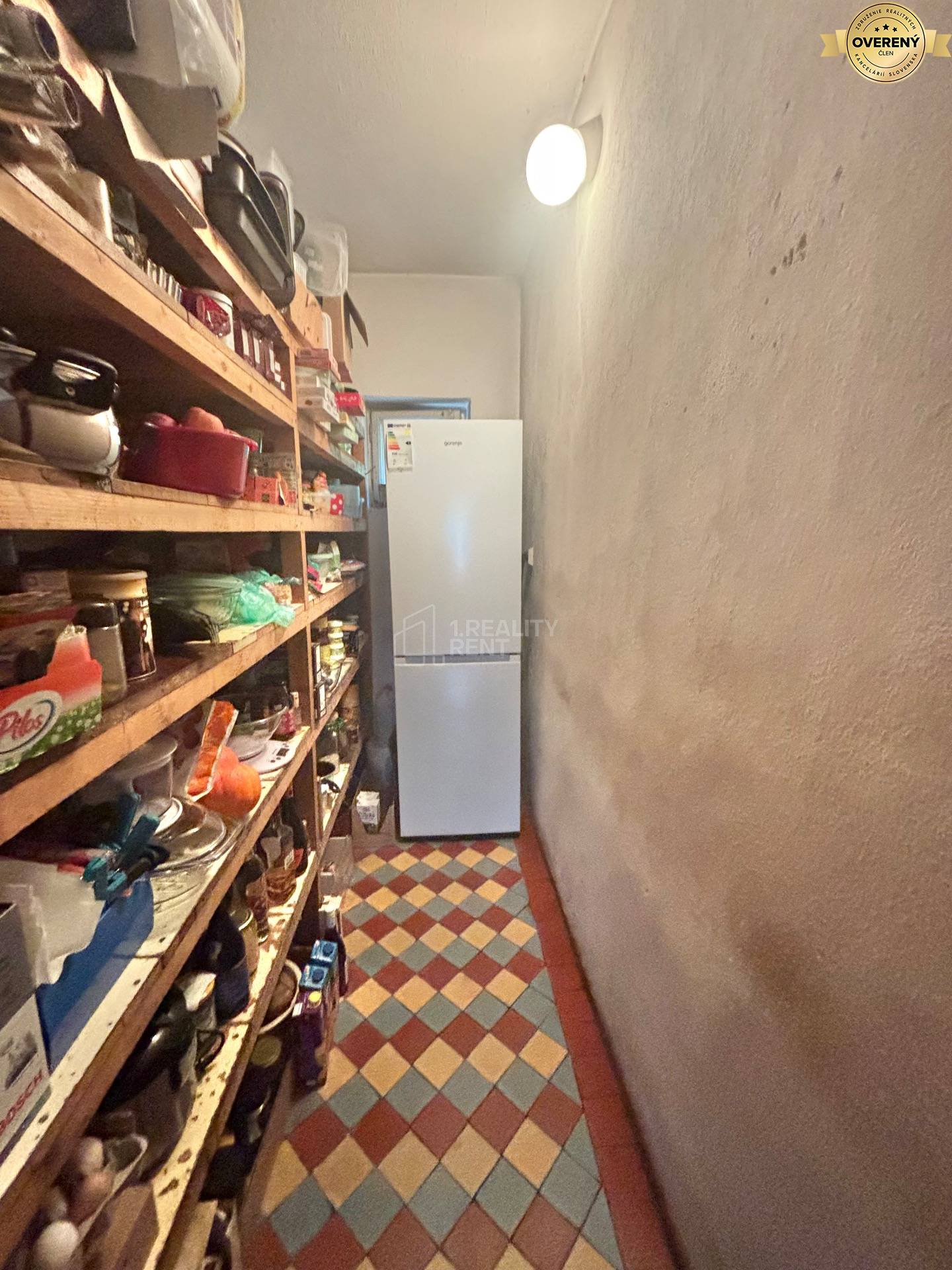 jedna z dvoch komôr