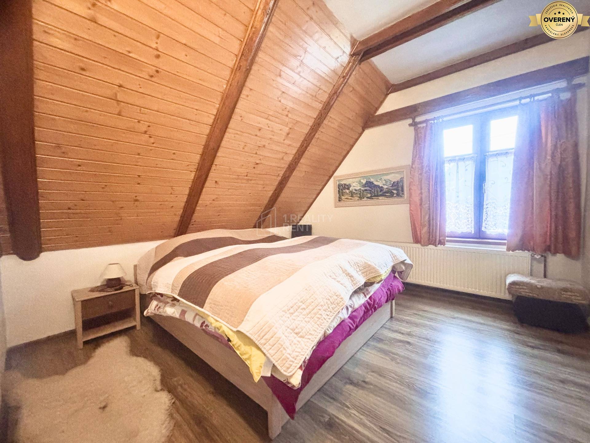 spálňa na poschodí