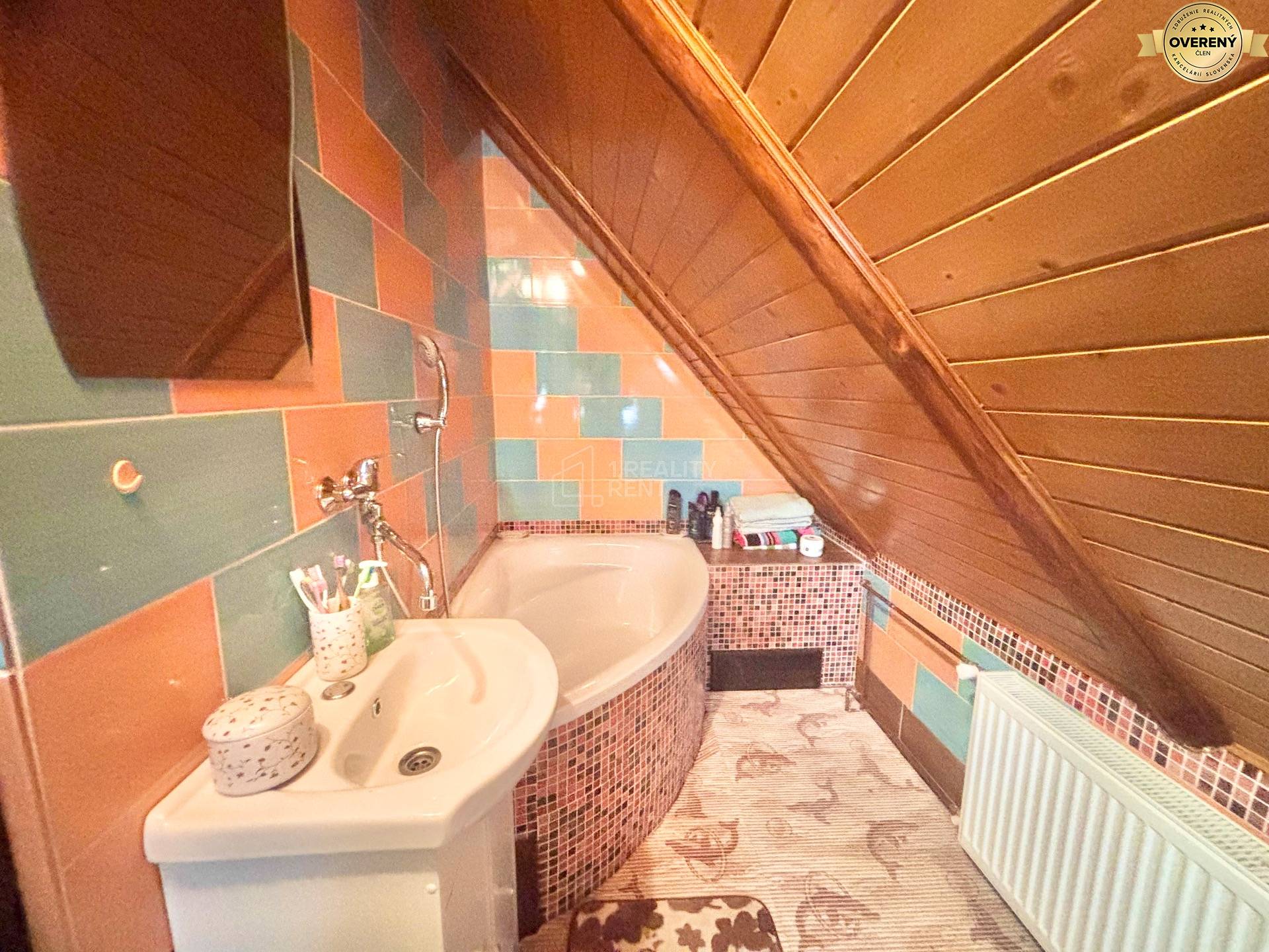 kúpeľňa na poschodí