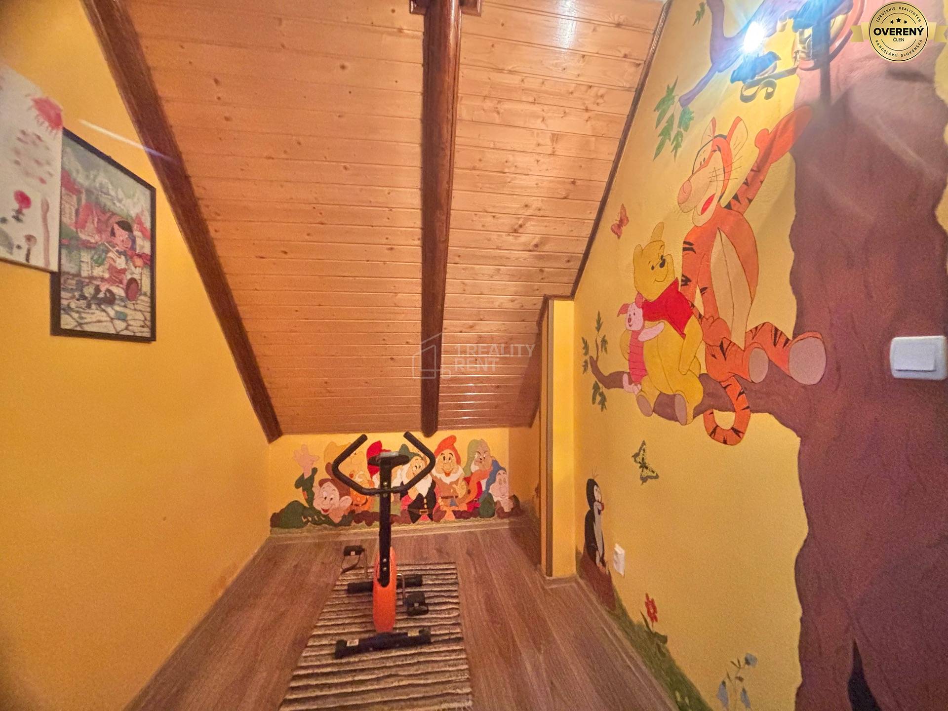 priestor na poschodí