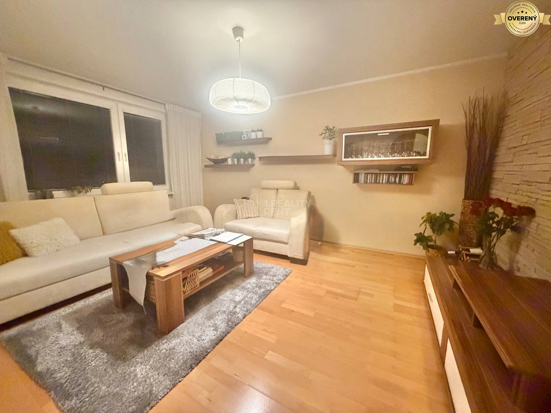 komfortná zariadená Obývačka