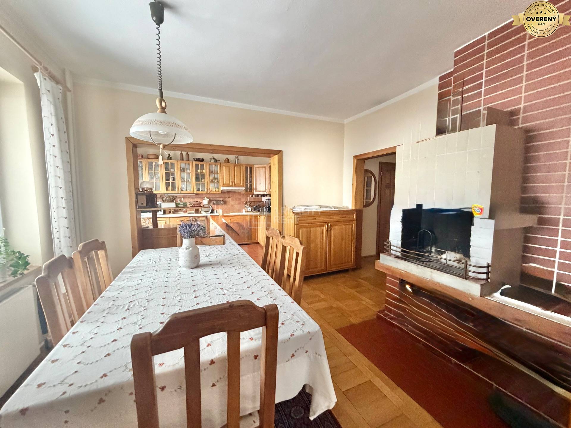 kuchyňa s jedálňou