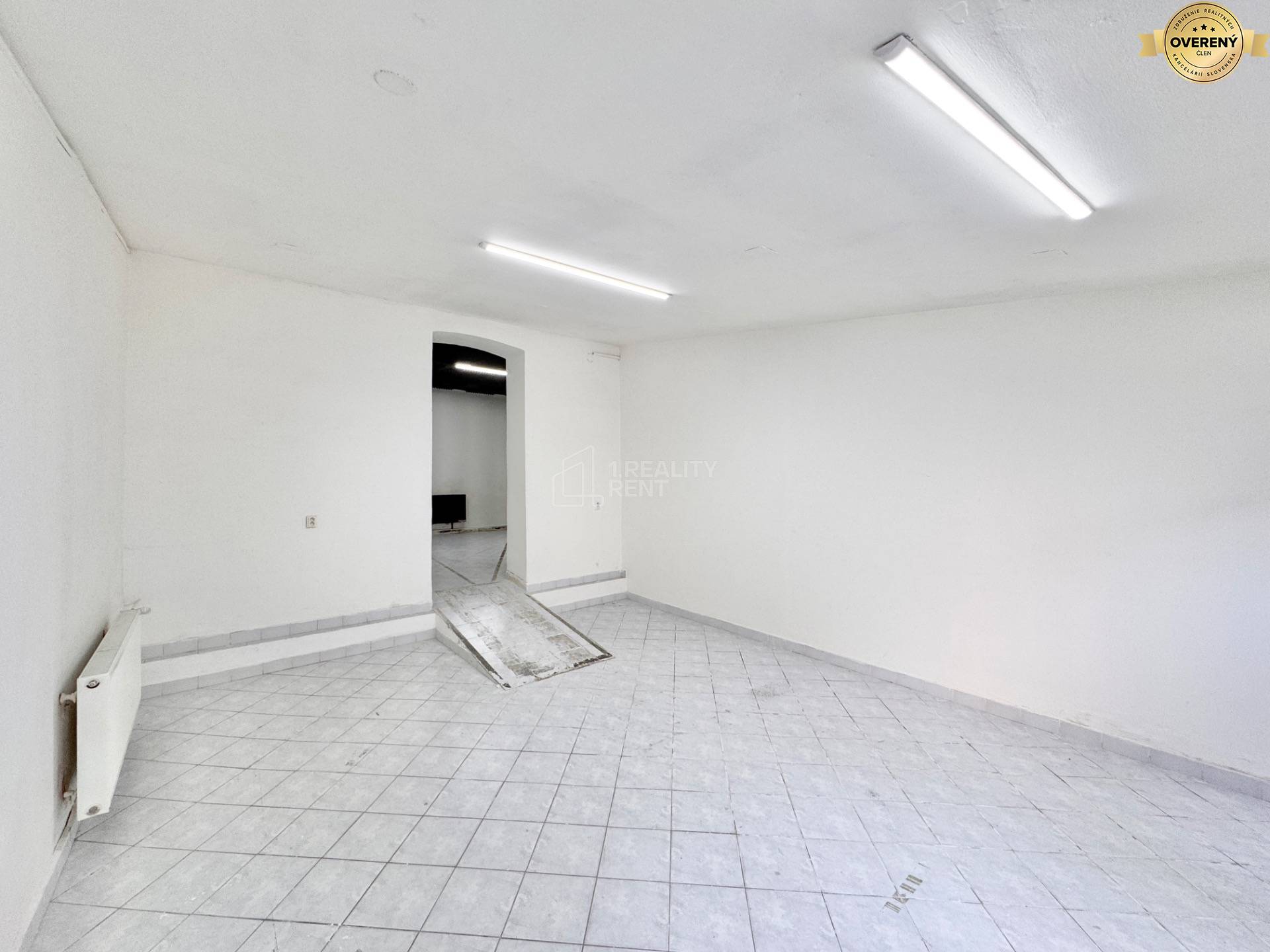 Obchodný priestor 76