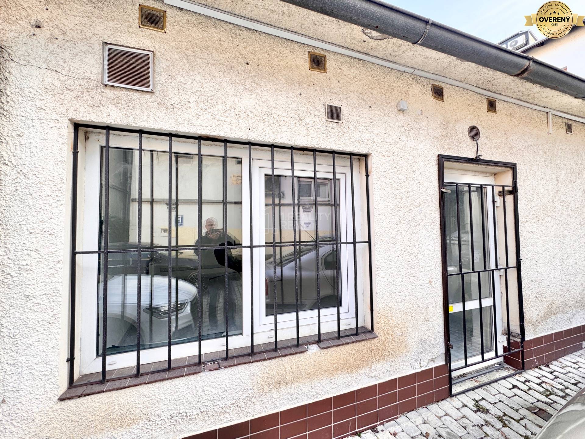 Obchodný priestor 76