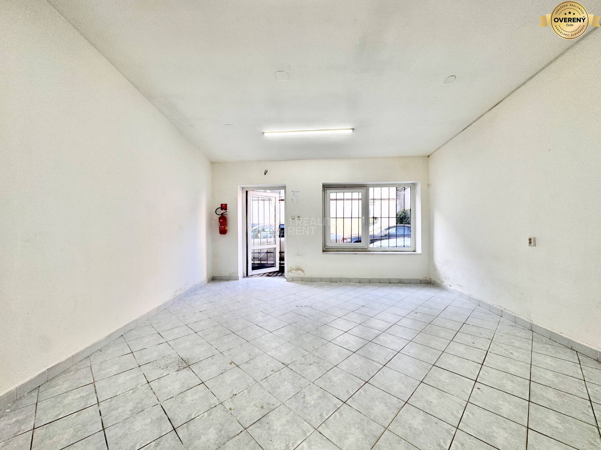 Obchodný priestor 76