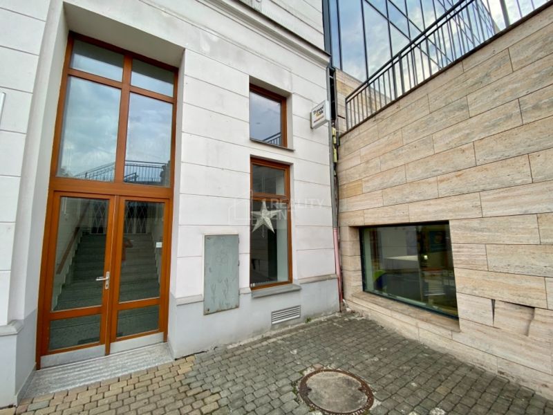 Obchodno kancelársky priestor 40 m² pešia zóna.