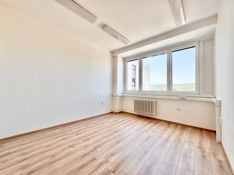 Kancelária 14 m² Bytčická ul.