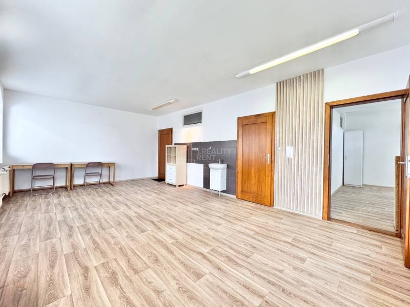 Na prenájom kancelária 85m2 na Vuruma v Žiline