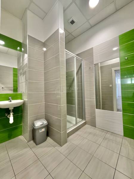 Kancelárske priestory 1600 m2 Living Žilina