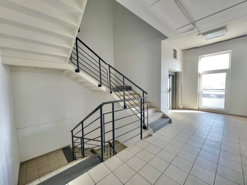 Kancelárske priestory 1600 m2 Living Žilina