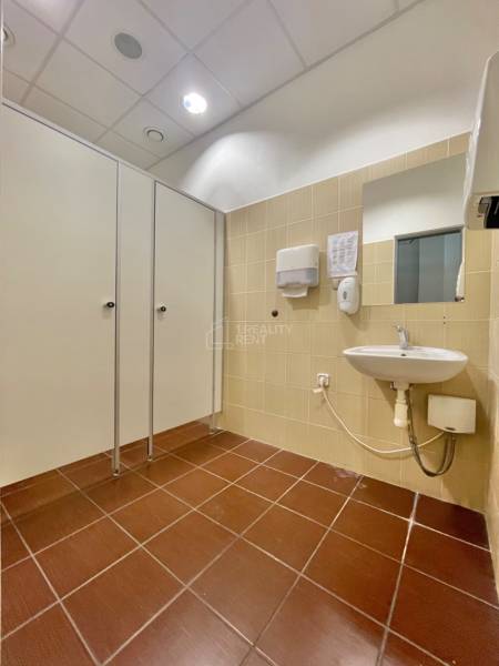 Kancelárske priestory 1600 m2 Living Žilina