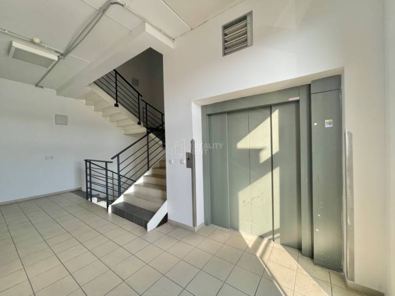 Kancelárske priestory 1600 m2 Living Žilina