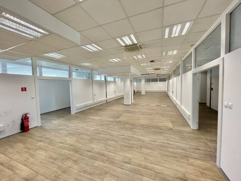 Kancelárske priestory 1600 m2 Living Žilina