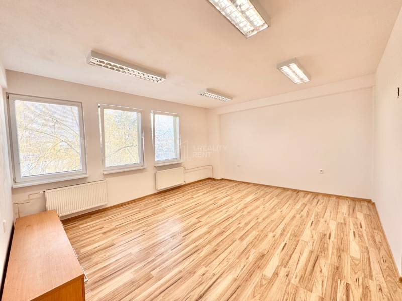 Kancelária 29 m² Štrková