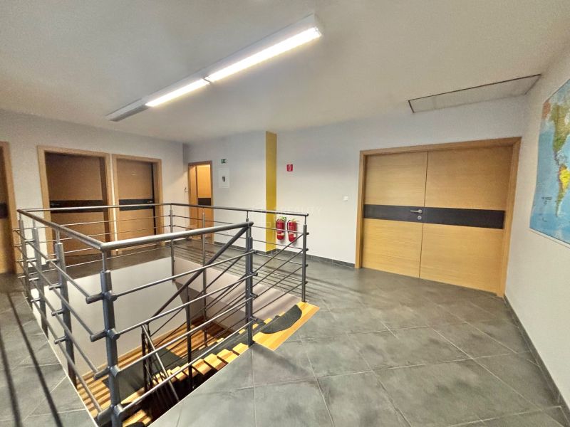 Kancelárske priestory 143 m² Podvysoká
