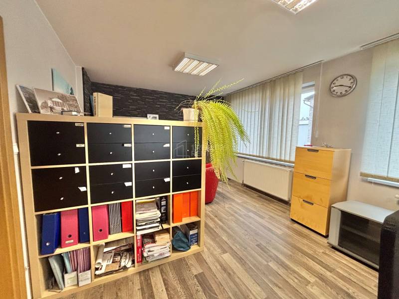Kancelárske priestory 143 m² Podvysoká