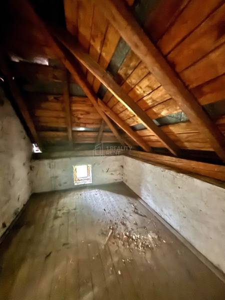 podkrovný priestor priechodný s izbou