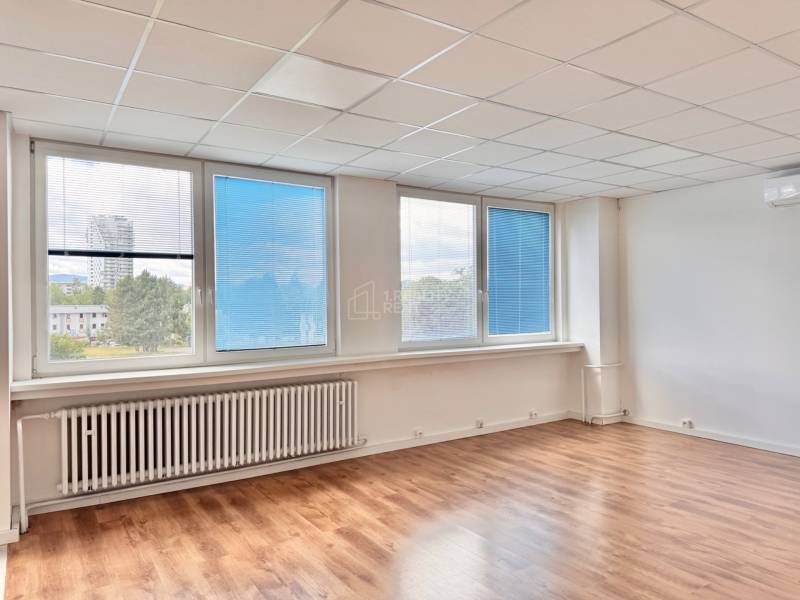 Kancelársky priestor 23 m² Vysokoškolákov