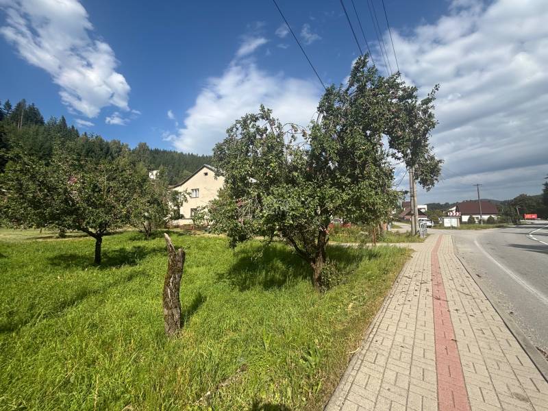 pozemok v Makove