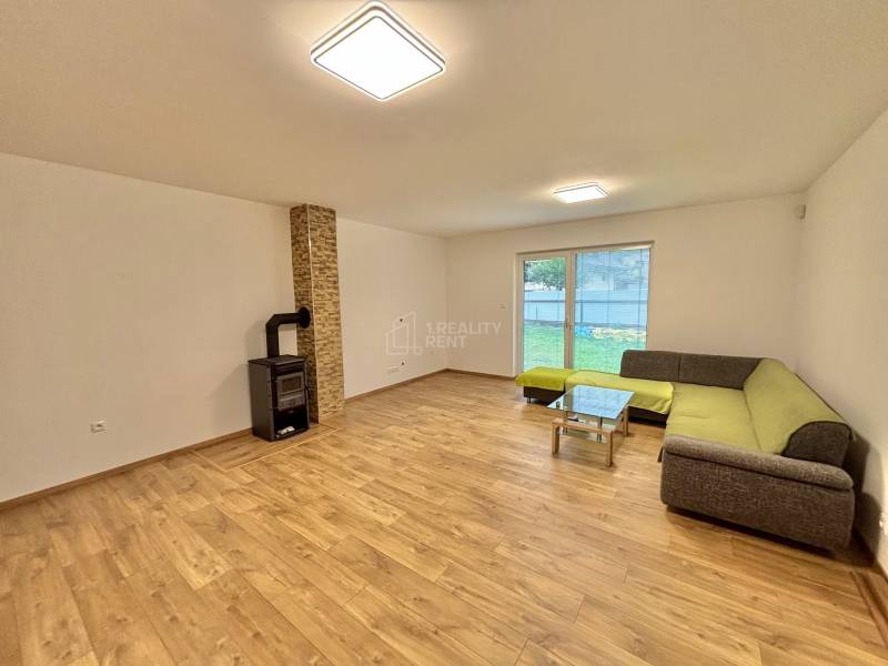 obývačka s kuchyňou