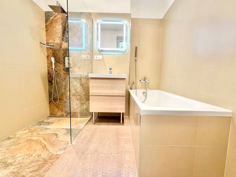 Prenájom dvojizbový byt 68 m2 v Žiline centre