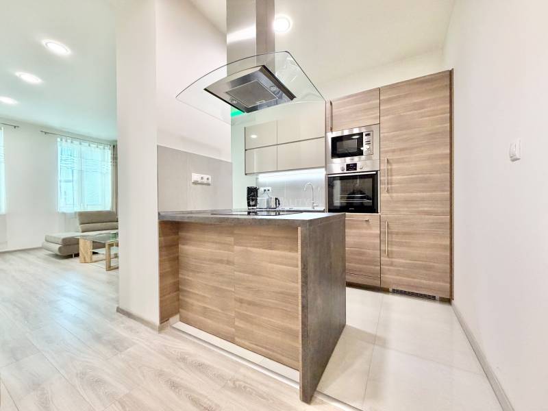 Prenájom dvojizbový byt 68 m2 v Žiline centre