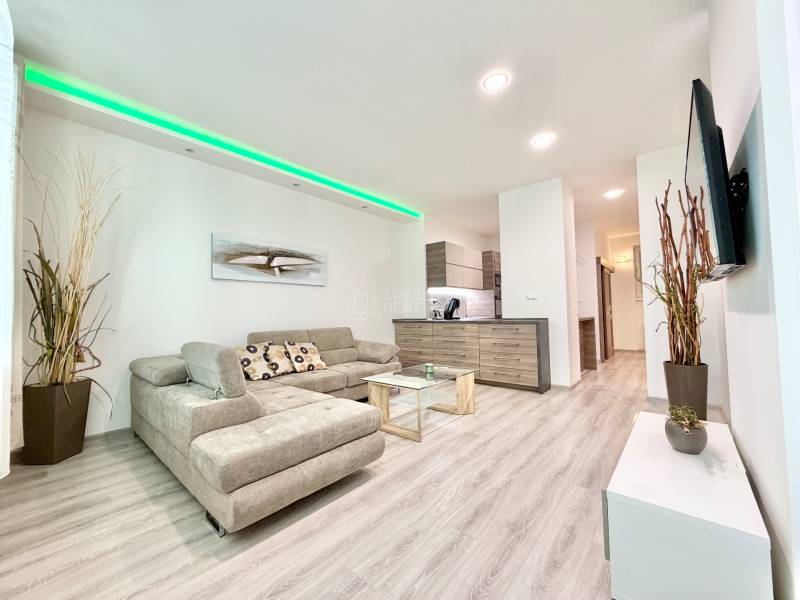Prenájom dvojizbový byt 68 m2 v Žiline centre
