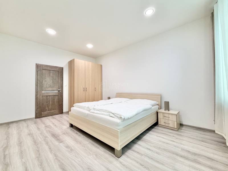 Prenájom dvojizbový byt 68 m2 v Žiline centre