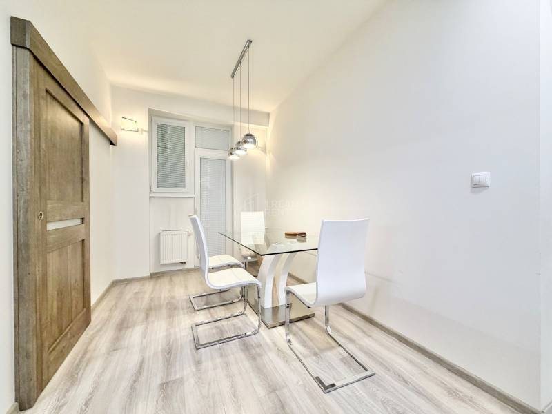 Prenájom dvojizbový byt 68 m2 v Žiline centre