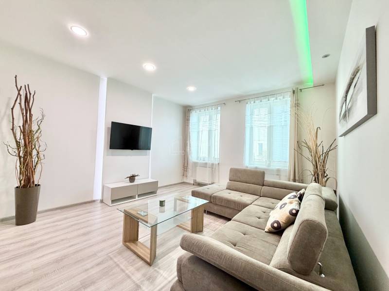 Prenájom dvojizbový byt 68 m2 v Žiline centre