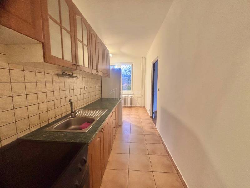 kuchyňa a časť jedálne, alebo dumiestnenia 