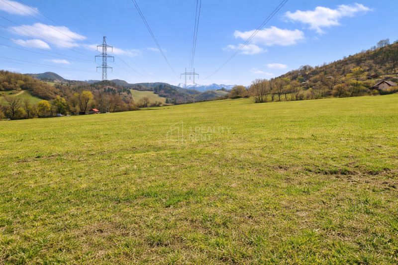 Pozemok 4345 m2 v Kotrčinej Lúčke