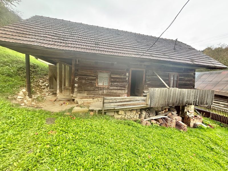 rodinný dom Budatínska Lehota- drevenica na pozemku
