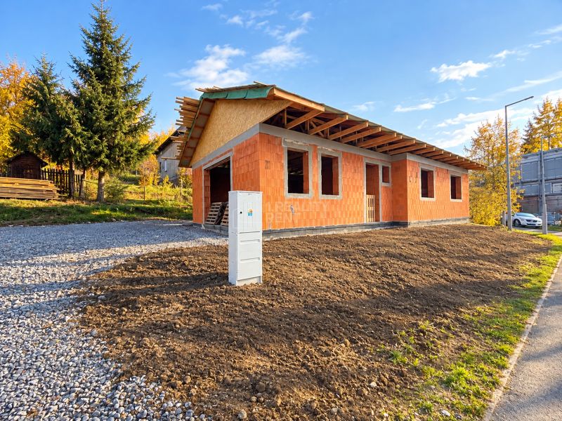 rozostavaný bungalov Svrčinovec