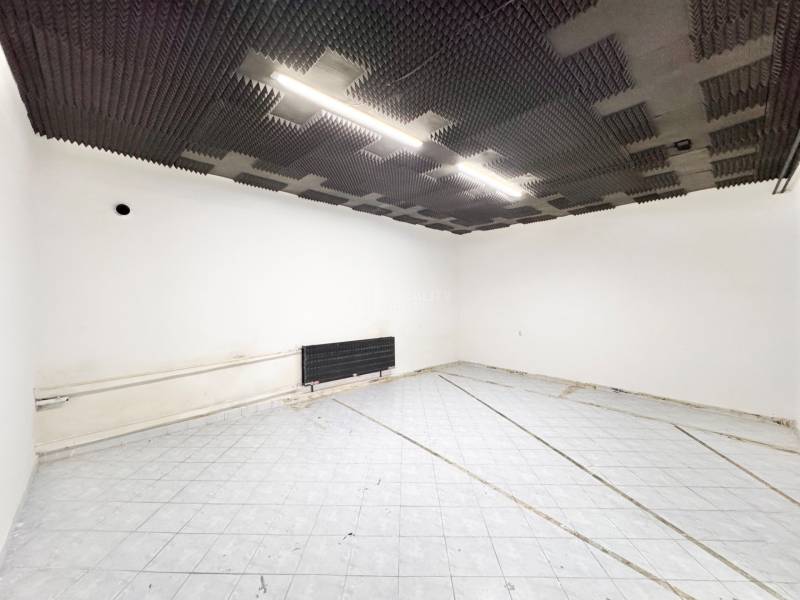 Obchodný priestor 76