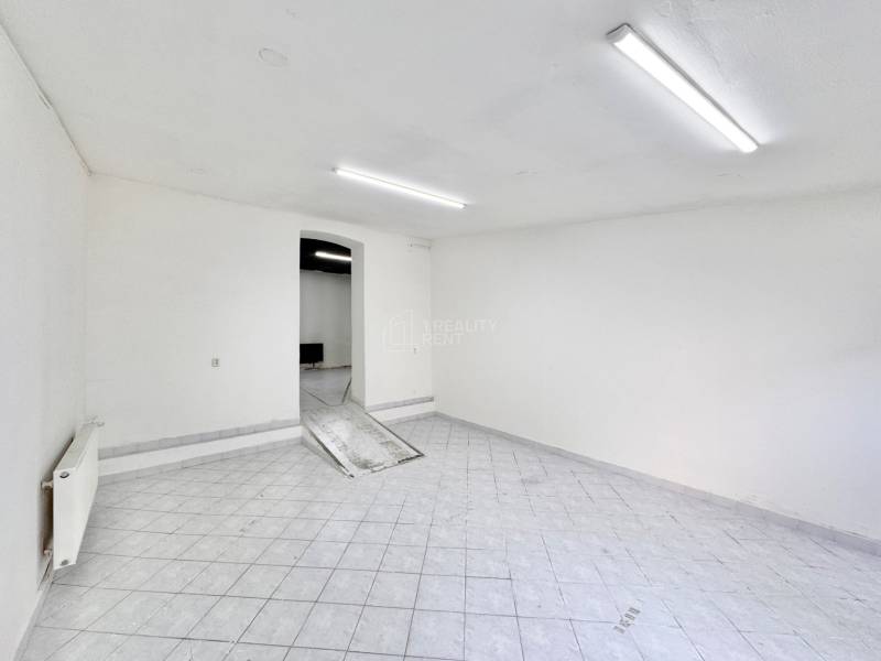 Obchodný priestor 76